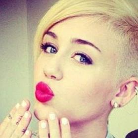 Profile Picture of Miley Cyrus ♡ (@roberta_martin8) on Twitter
