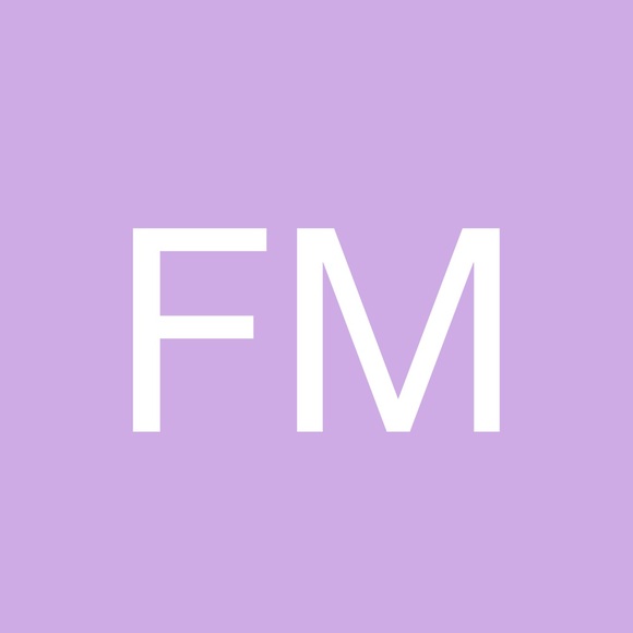 Profile Picture of Flora Michael (@michjt_23peimt) on Poshmark