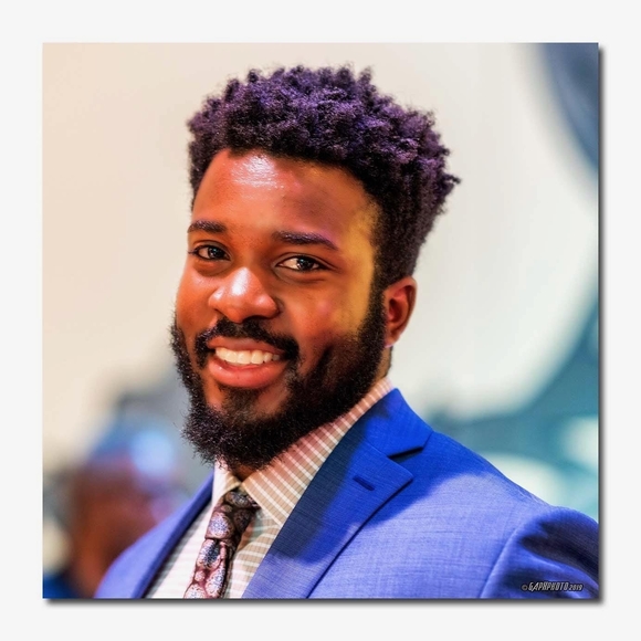 Profile Picture of Gordon Alexander (@gmilez) on Poshmark