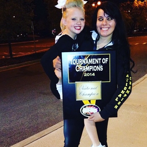 Profile Picture of Kiley Adams (@kkiille) on Poshmark