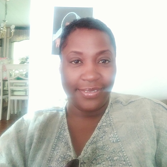 Profile Picture of Lakisha Mack-bell (@lakisha_mack) on Poshmark