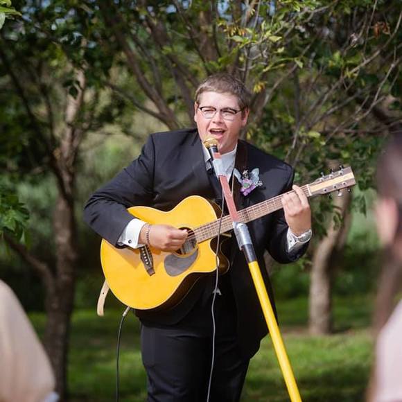 Profile Picture of Adam Henning (@adamhenning) on Poshmark