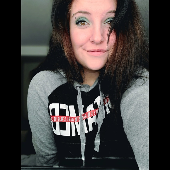 Profile Picture of Kyla dawn Macadam-hazel (@kyedaw96) on Poshmark