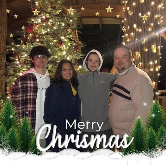 Profile Picture of Jaime Groves (@jaimegroves) on Poshmark