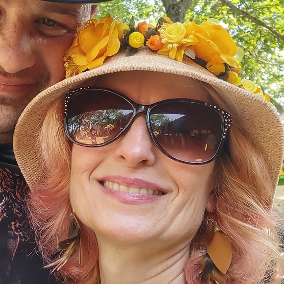 Profile Picture of Angie Fredricksen (@angeliafly) on Poshmark