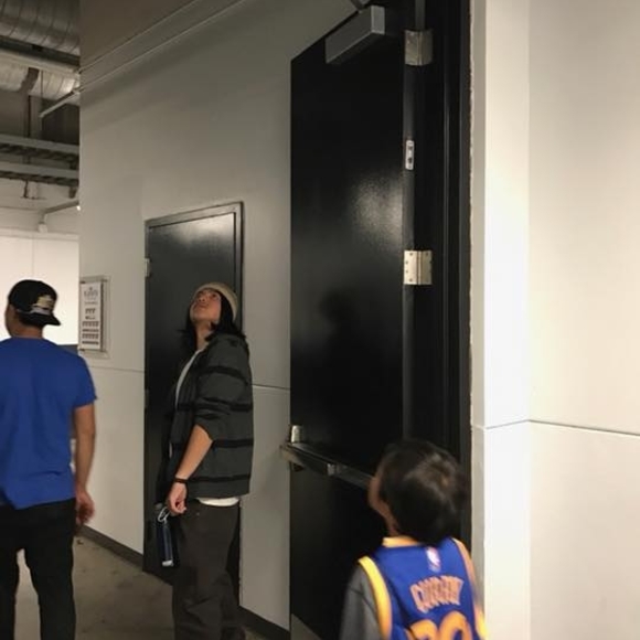 Profile Picture of Daniel Liong (@emperor8245) on Poshmark