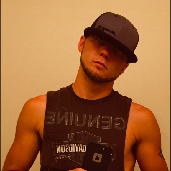 Profile Picture of Nathanael Ledford (@fanistheman) on Poshmark