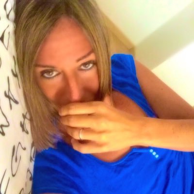 Profile Picture of Cristina Leone (@violasinger79) on Twitter