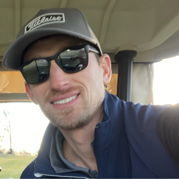 Profile Picture of Peter Warren (@petertwarren) on Poshmark