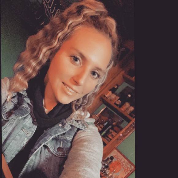 Amy Klag - Poshmark Profile Picture of Amy Klag (@aklag) on Poshmark