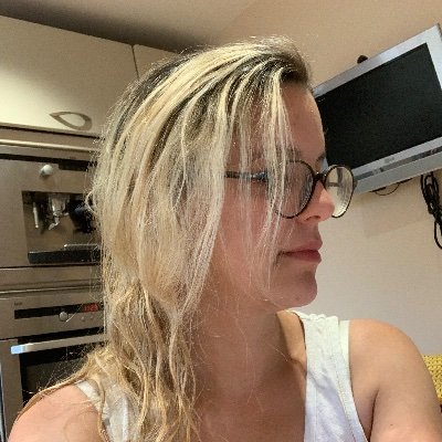 Profile Picture of Lisa Chatterjee (@Lisabee83) on Twitter