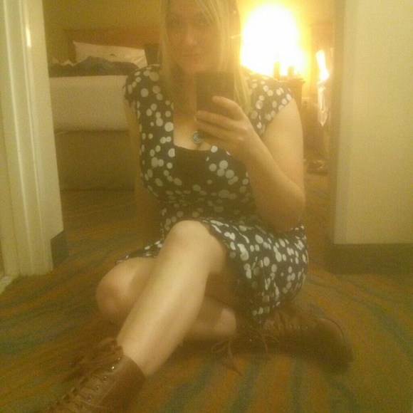 Profile Picture of Ashley Shinsky (@shinskya) on Poshmark