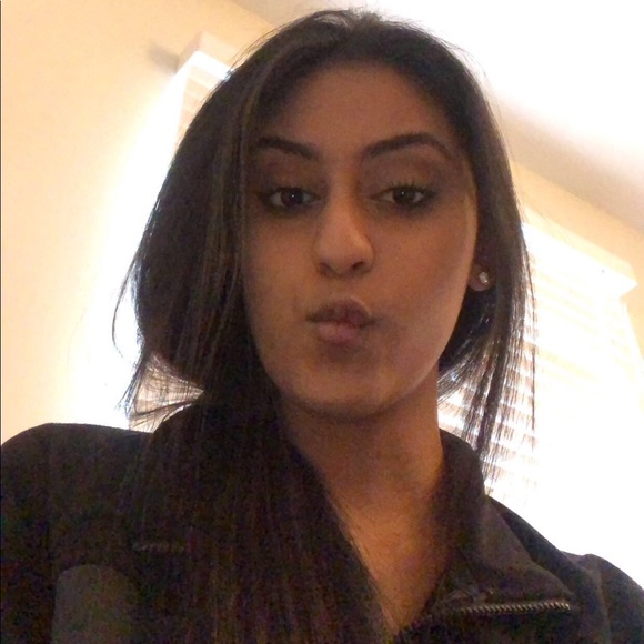 Profile Picture of Ayesha Ahmed (@ayeshaahmed0824) on Poshmark