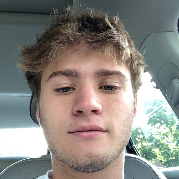 Profile Picture of Grant Slye (@gslye27) on Poshmark