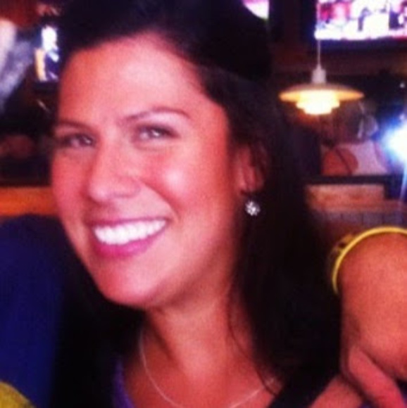 Profile Picture of Meredith Hebert (@meredithhebe329) on Poshmark