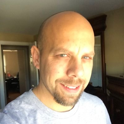 Profile Picture of Erik LaRoche (@rockland75) on Twitter