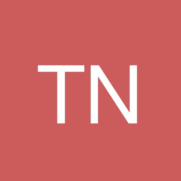 Profile Picture of Tracy Newbrough (@cr0550ttr) on Poshmark