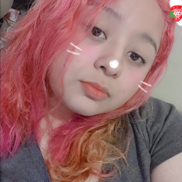 Profile Picture of Yovanka Araiza (@bbyooa) on Poshmark