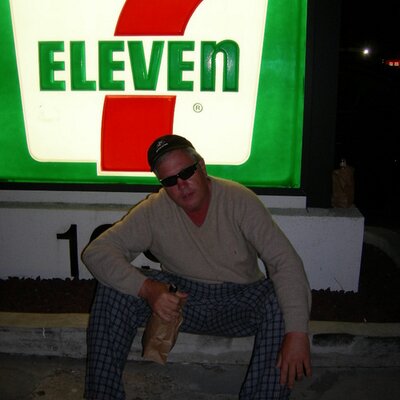 Profile Picture of Mark W Lackey (@mgkmkr) on Twitter