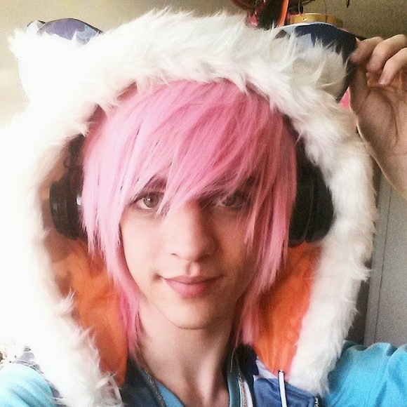 Profile Picture of Justin Rutherford (@shipin233) on Poshmark