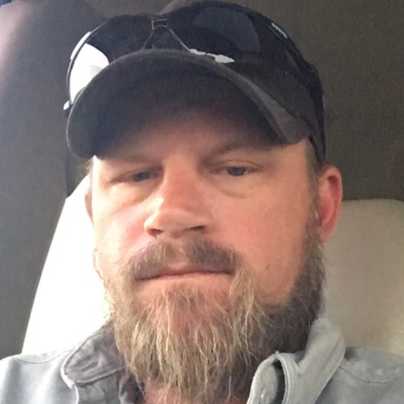 Profile Picture of Clint Craggs (@clintcraggs) on Poshmark
