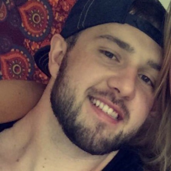 Profile Picture of Alex Lafollette (@alafollette29) on Poshmark