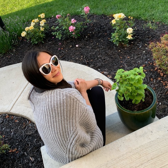 Profile Picture of Hailing Yue (@hailing_yue) on Poshmark