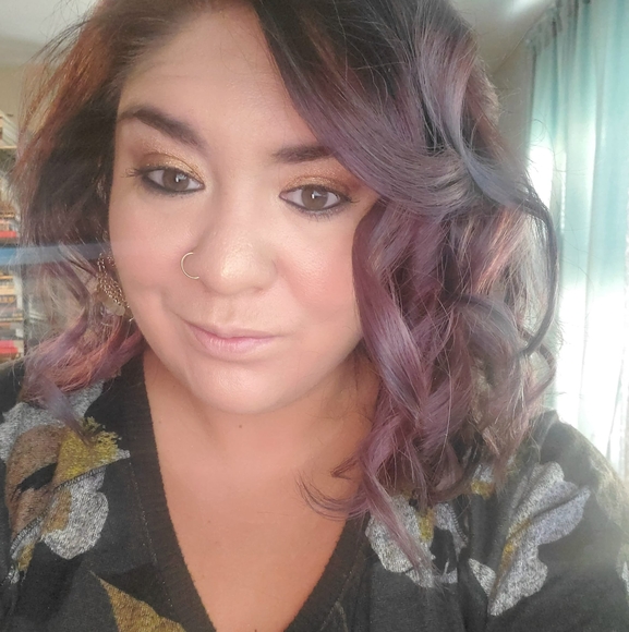 Profile Picture of Christine Truman (@ctruman) on Poshmark