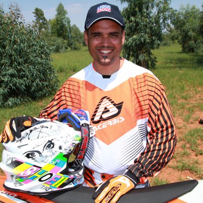 Profile Picture of GARTH ROBERTS (@GarthRoberts_RR) on Twitter