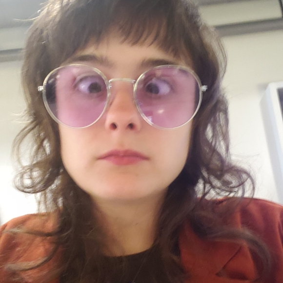 Profile Picture of Brenna James (@garlikitten) on Poshmark