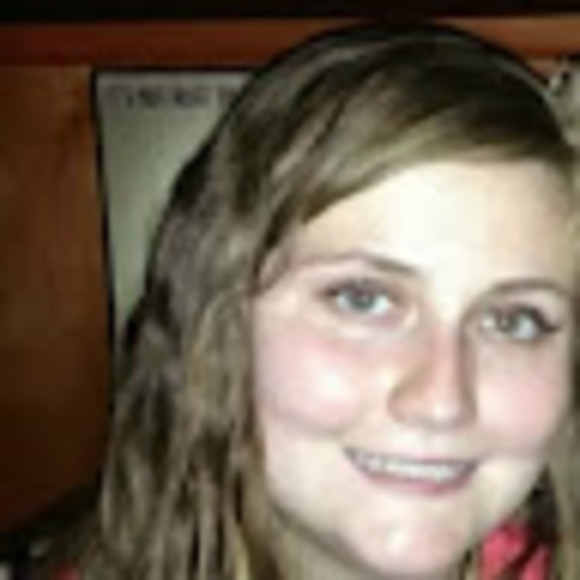 Profile Picture of Melissa Sciarabba (@mmsciarabba) on Poshmark