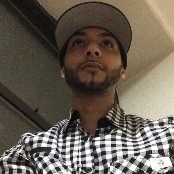 Profile Picture of Kevin Marrero (@kevin1990) on Poshmark