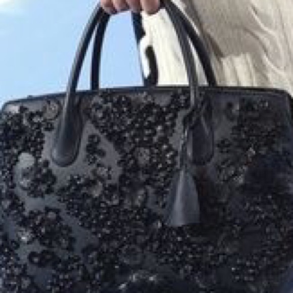 Profile Picture of Jesselle Santos (@jsan4) on Poshmark