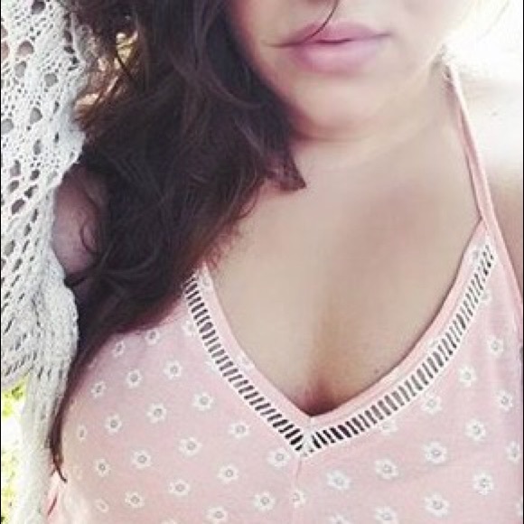 Profile Picture of Marisol Solorio (@msoloriom) on Poshmark