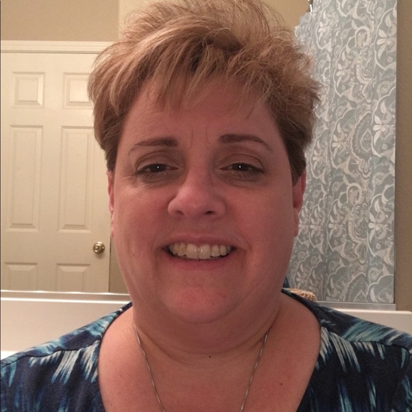 Profile Picture of Stacy Blackhurst (@stacygb01) on Poshmark