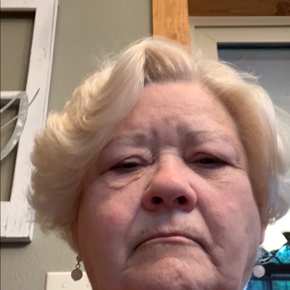 Profile Picture of Penny Spoerry (@pennyspoerry) on Poshmark