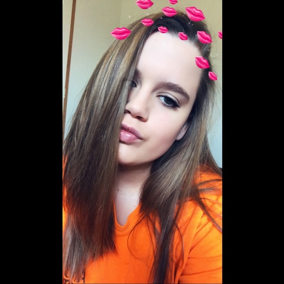 Profile Picture of Courtney Mcelyea (@coureyanne) on Poshmark
