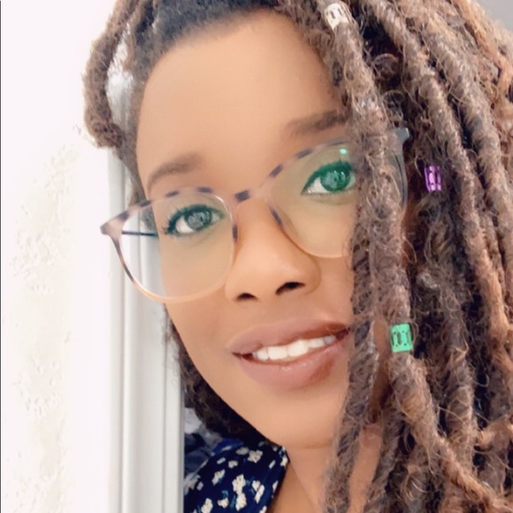 Profile Picture of Shareese Cubit (@shareesecubit) on Poshmark