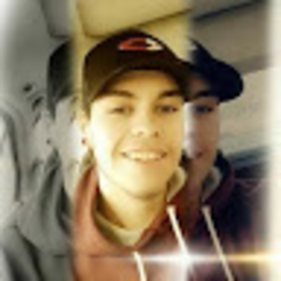 Profile Picture of Jesse Whitford (@jesse_whitford) on Poshmark