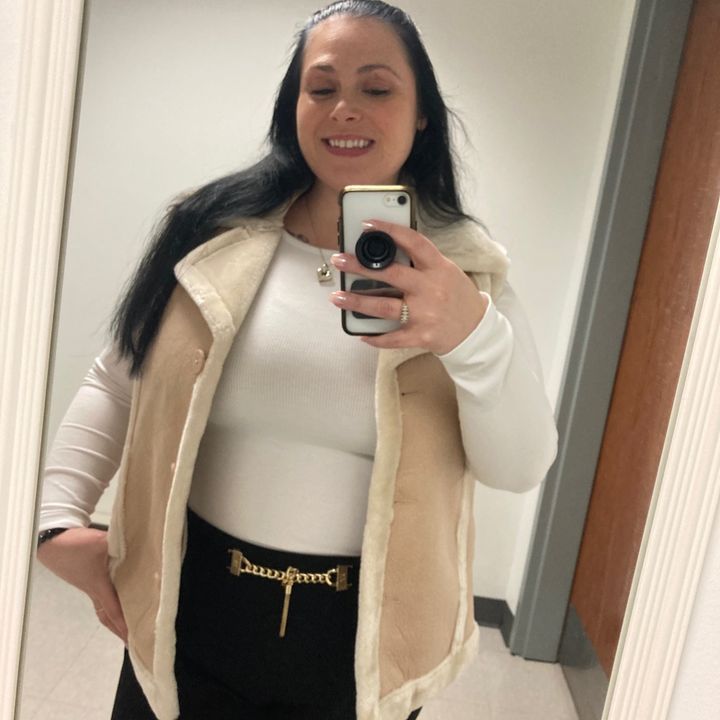 Profile Picture of Cheryl121 (@peac3lov3happy121) on Tiktok