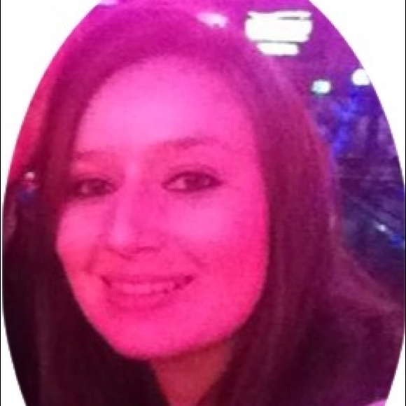 Profile Picture of Amanda Manoly (@amandagirl805) on Poshmark