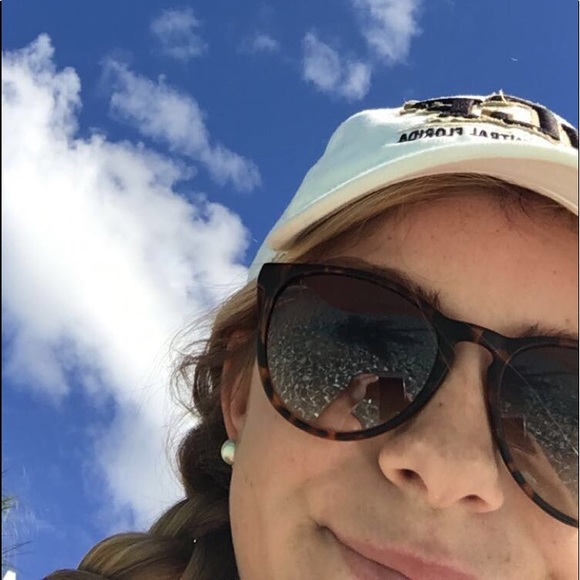 Profile Picture of Mckenzie Bostic (@kenzbostic) on Poshmark