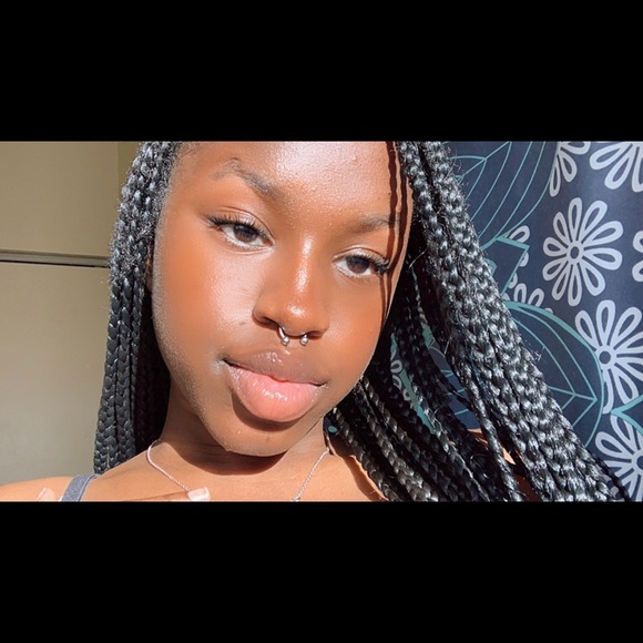 Profile Picture of Lana Okali (@lanaokali) on Poshmark