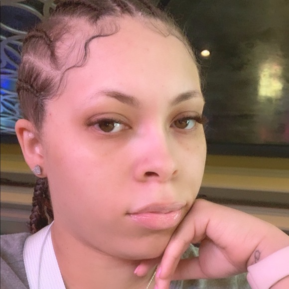 Profile Picture of Crystal Wimbush (@crissybofficial) on Poshmark