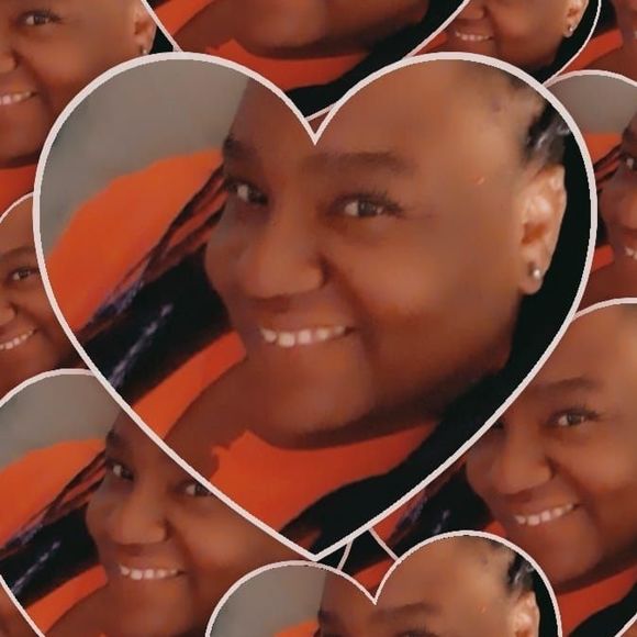 Profile Picture of Karla Mincy (@kookiemincy) on Poshmark