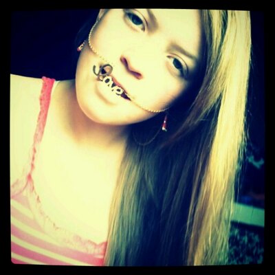 Profile Picture of  ♥ Vale Valencia *_* (@valeria_simon11) on Twitter