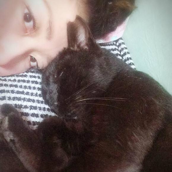 Profile Picture of Emi Mochizuki (@emiy551980) on Poshmark