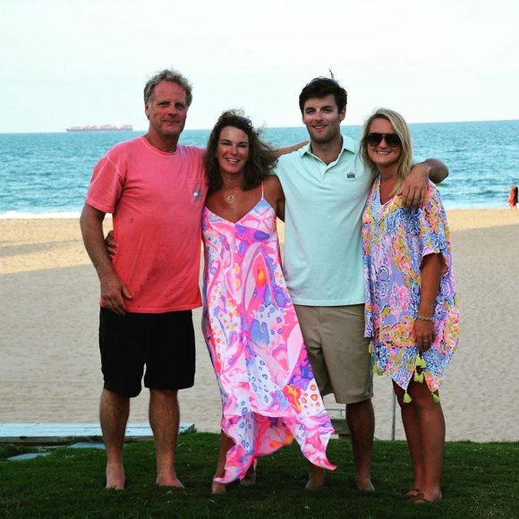 Profile Picture of Patsy Wallenborn (@patsyidigdirt) on Poshmark