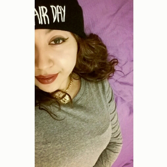 Profile Picture of Orianna Suniga (@xooreo) on Poshmark