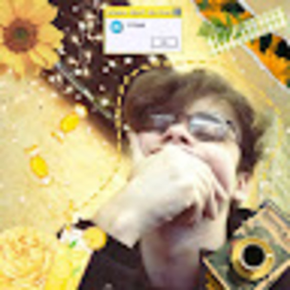 Profile Picture of Autumn Sharrett (@floridaautumn) on Poshmark